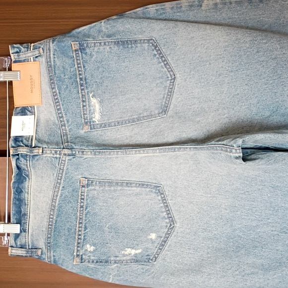 Women's Jeans  Relaxed Fit Distressed, Denim Wide Tapered. MOUSSY NWT - Picture 7 of 7